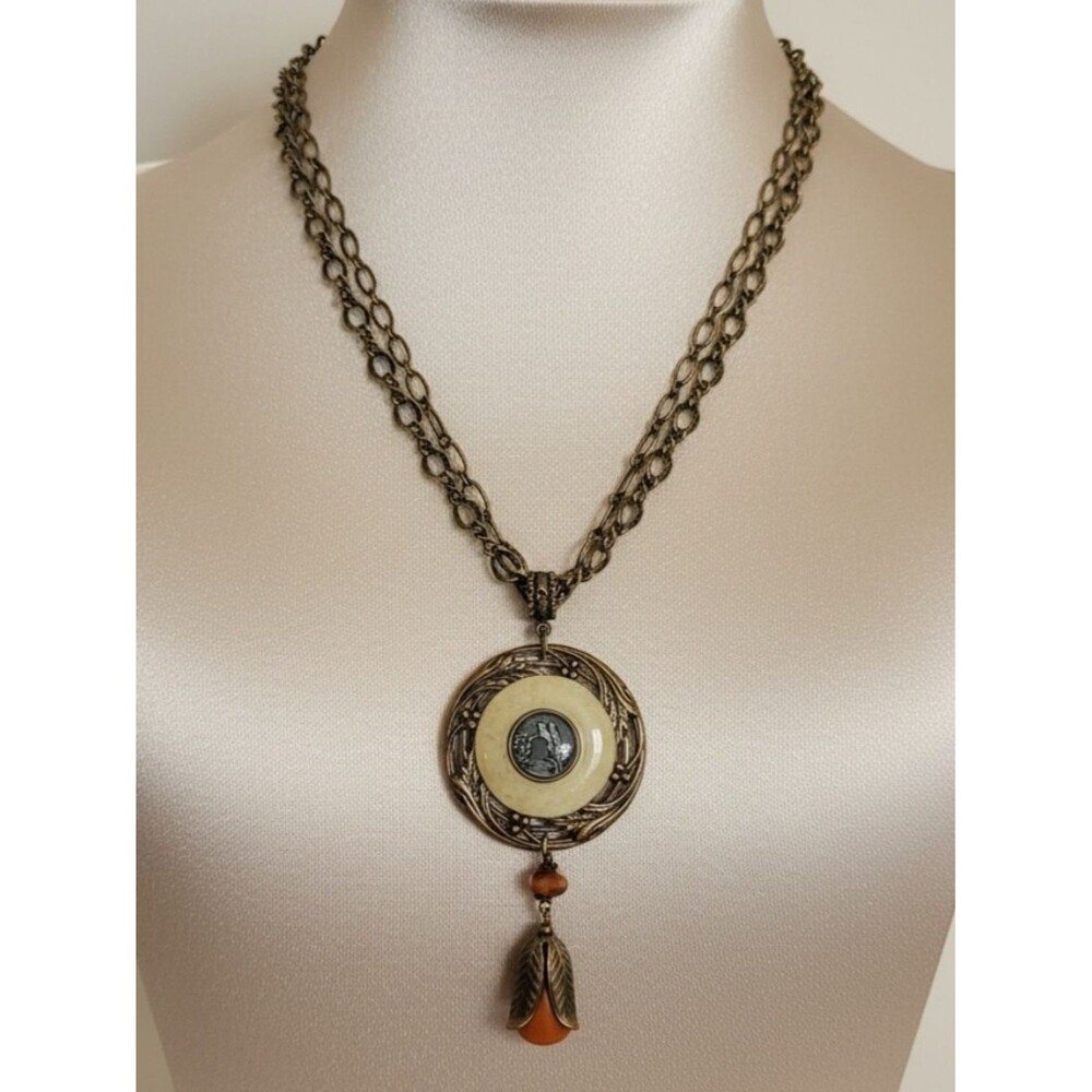 Vintage Grandmother’s Buttons Brass Gold Tone Pendant Necklace